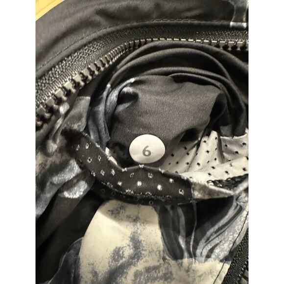 Lululemon Womens Miss Misty Pullover Hooded Size 6 - Picture 5 of 6